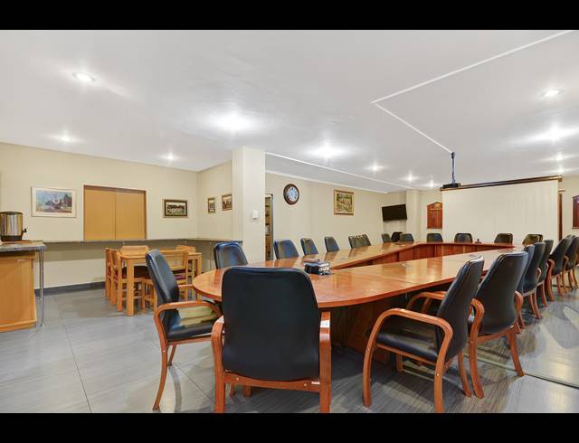 714M² BUSINESS SOLD IN HOUGHTON ESTATE